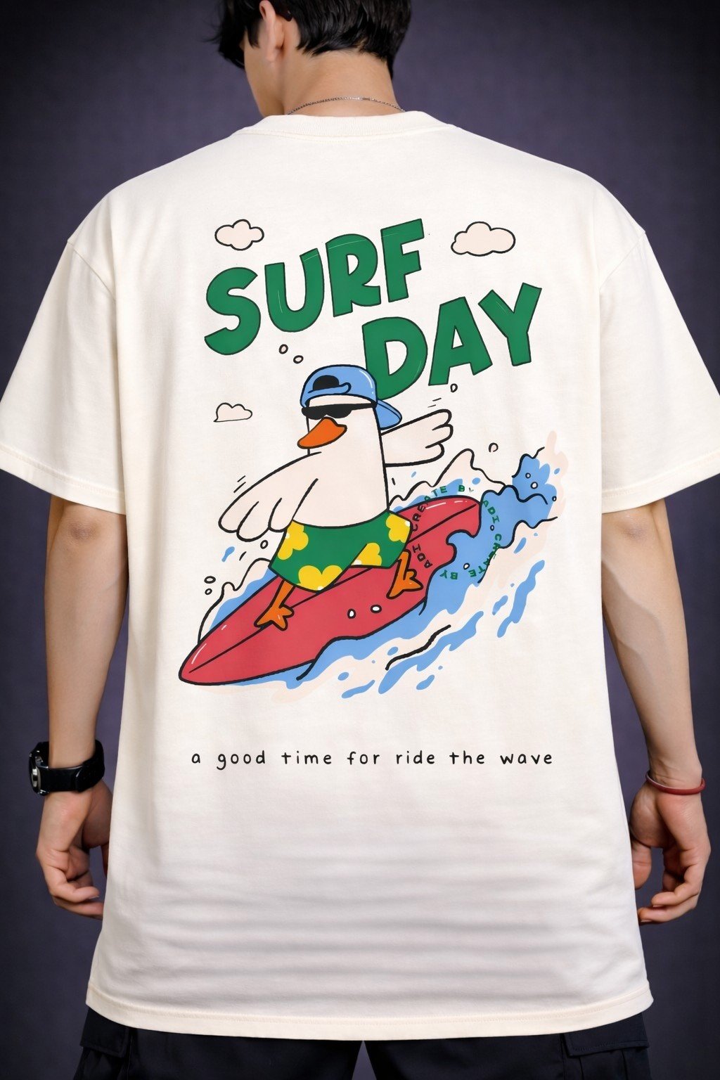 Men's Oversized Off-White Surf Day Graphic T-shirt